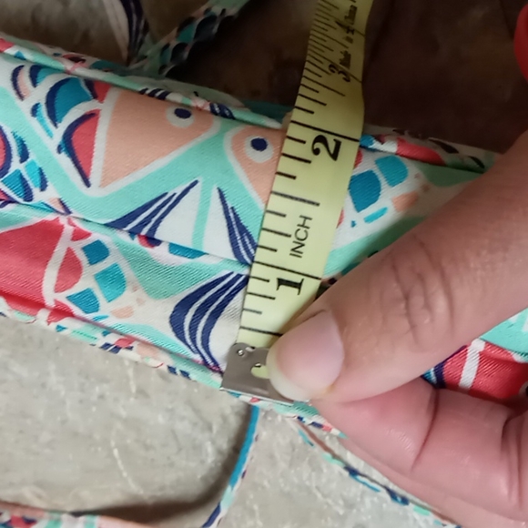 ⚠️ Vera Bradley gone fishing pattern Mini bag - Picture 9 of 9